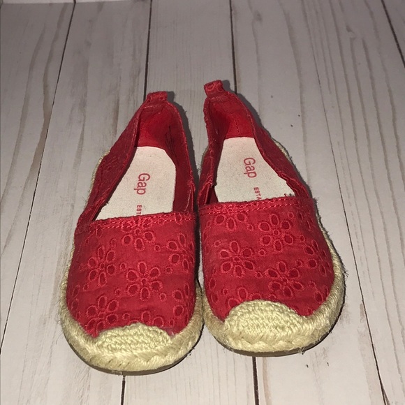Girls Red Gap Espadrilles. Size 10 - Picture 4 of 5